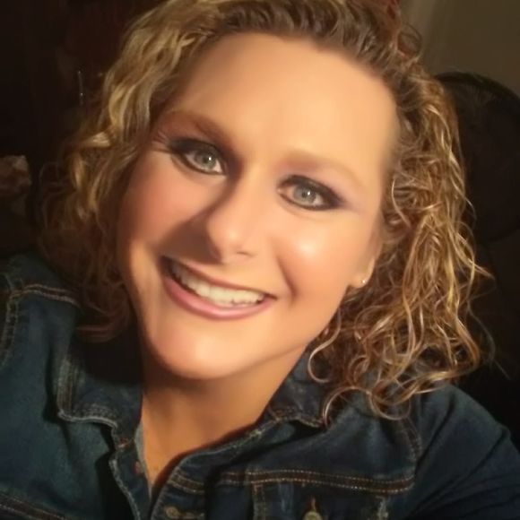 Meet your Posher, Brandy - Picture 1 of 1